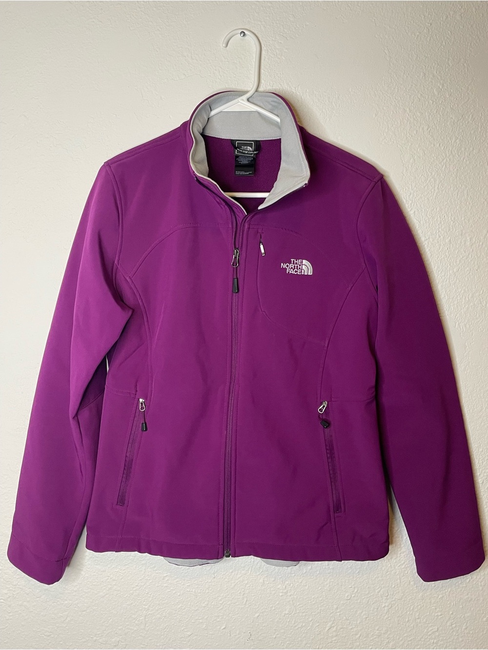 The North Face Women's Purple Zip-Up Softshell Jacket